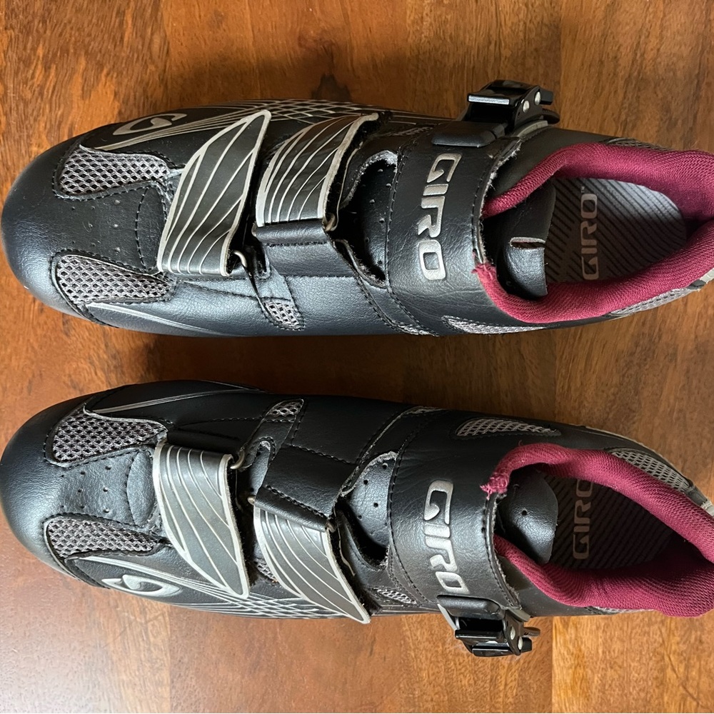 Giro cycling shoes size 42 (9.5 women’s)